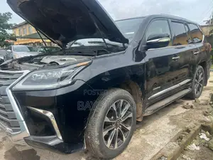 Lexus LX 570 2010 Black