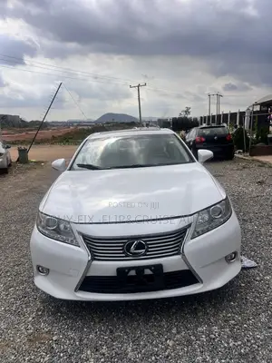 Lexus ES 350 FWD 2015 White