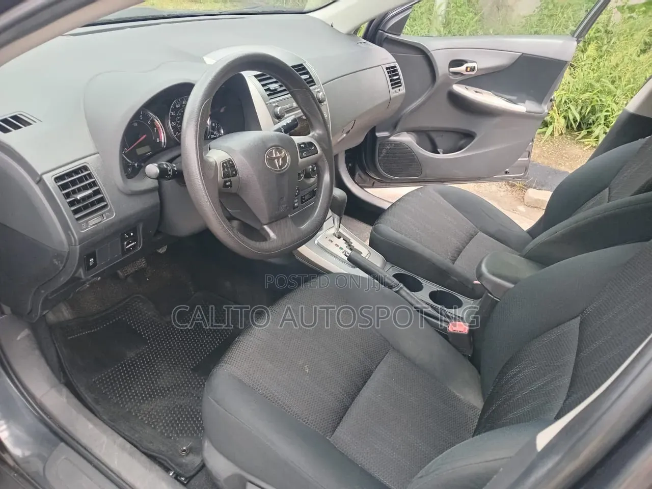 Toyota Corolla 2011 Gray