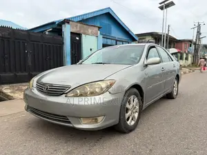 Toyota Camry 2005 Silver