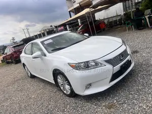 Lexus ES 350 FWD 2015 White