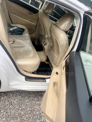 Lexus ES 350 FWD 2015 White