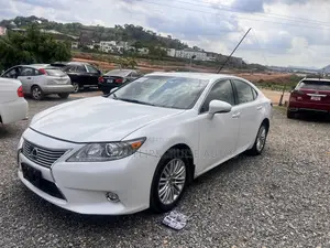 Lexus ES 350 FWD 2015 White