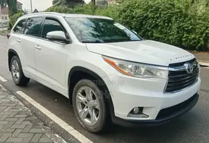 Toyota Highlander Limited Platinum 4dr SUV AWD (3.5L 6cyl 6A) 2015