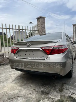Toyota Camry XSE 4dr Sedan (2.5L 4cyl 6A) 2015 Gold