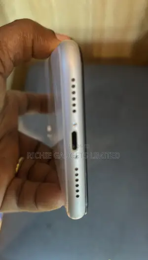Apple iPhone XR 64 GB White