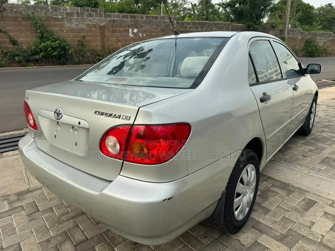 Toyota Corolla 1.4 D Automatic 2004 Gold