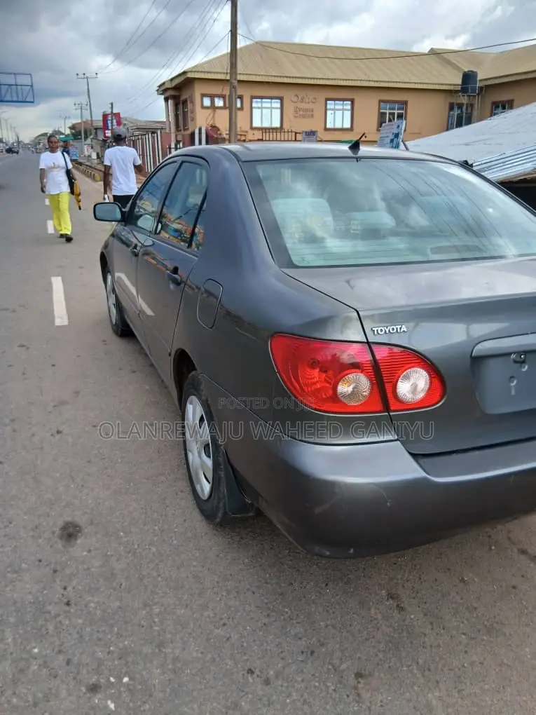 Toyota Corolla 1.4 D Automatic 2004 Gold