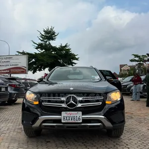 Mercedes-Benz C300 2017 Black