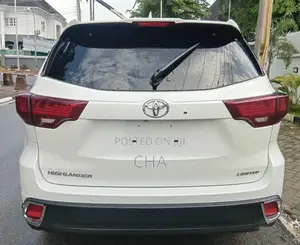 Toyota Highlander Limited Platinum 4dr SUV AWD (3.5L 6cyl 6A) 2015