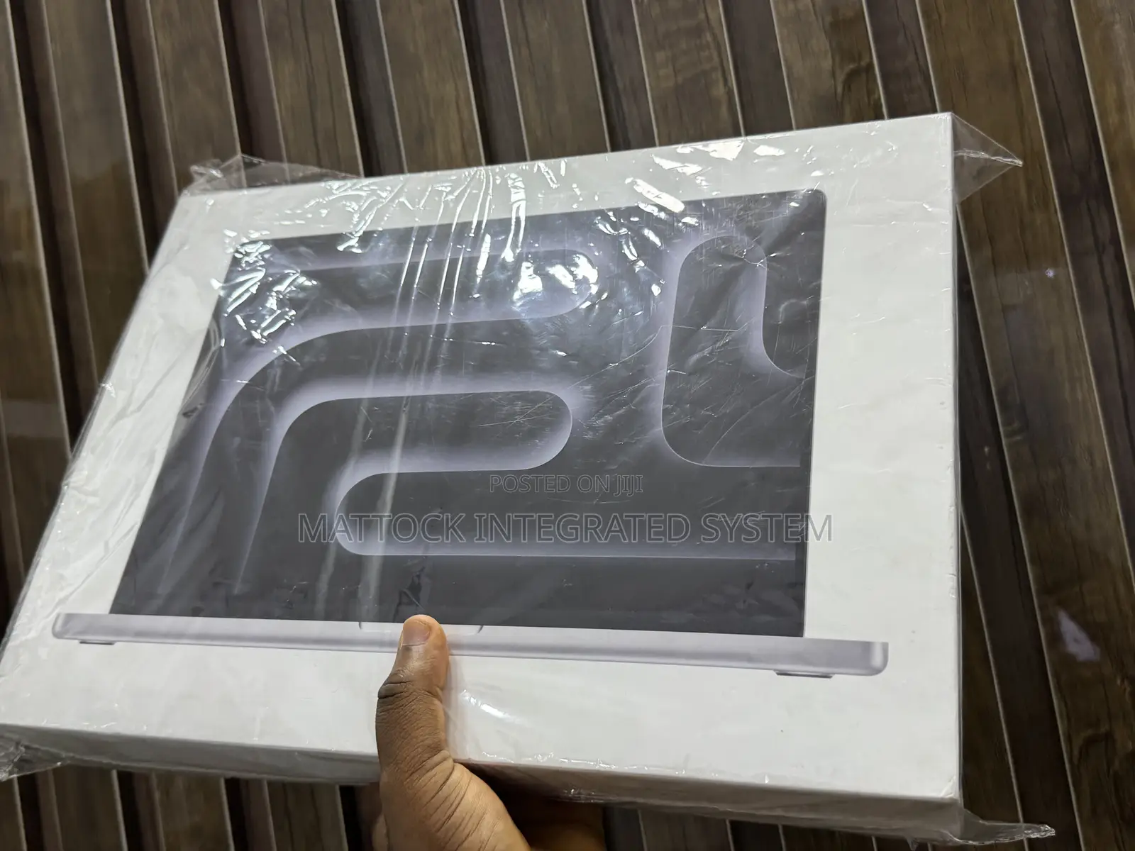 New Laptop Apple MacBook Pro 2024 M4 Pro 48GB Apple M4 SSD 512GB