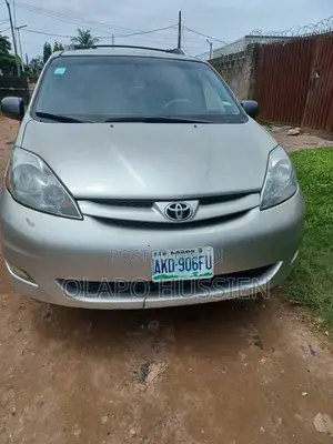 Toyota Sienna 2006 Silver