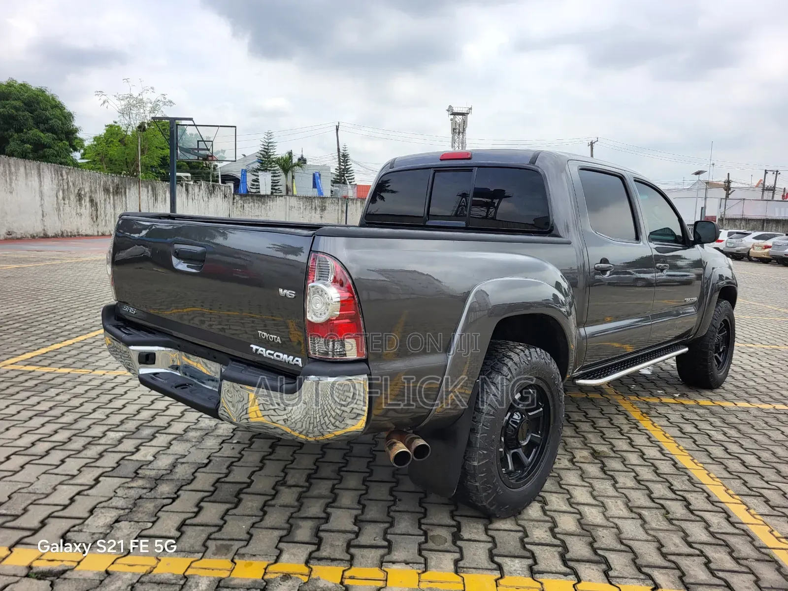 Toyota Tacoma Double Cab V6 Automatic 2010 Gray