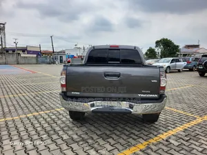 Toyota Tacoma Double Cab V6 Automatic 2010 Gray