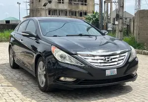 Hyundai Sonata Limited Sedan FWD (2.4L 4cyl 6A) 2011 Black