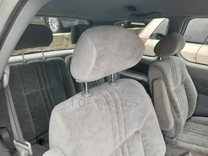 Toyota Sienna LE 2002 Silver