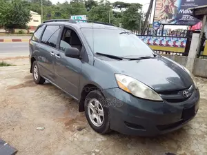 Toyota Sienna 2009 Gray