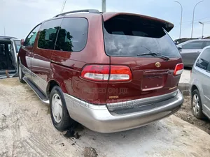 Toyota Sienna XLE 2002 Brown