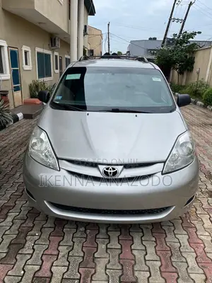 Toyota Sienna LE FWD 2006 Gold
