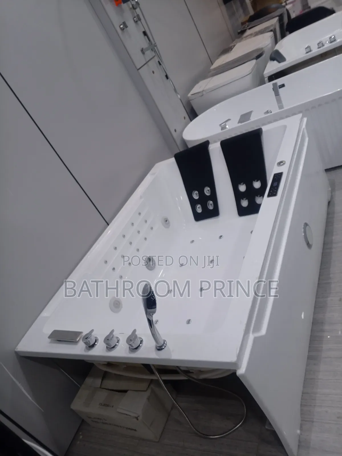 Quality Full Square Double Jacuzzi With Complete Component
