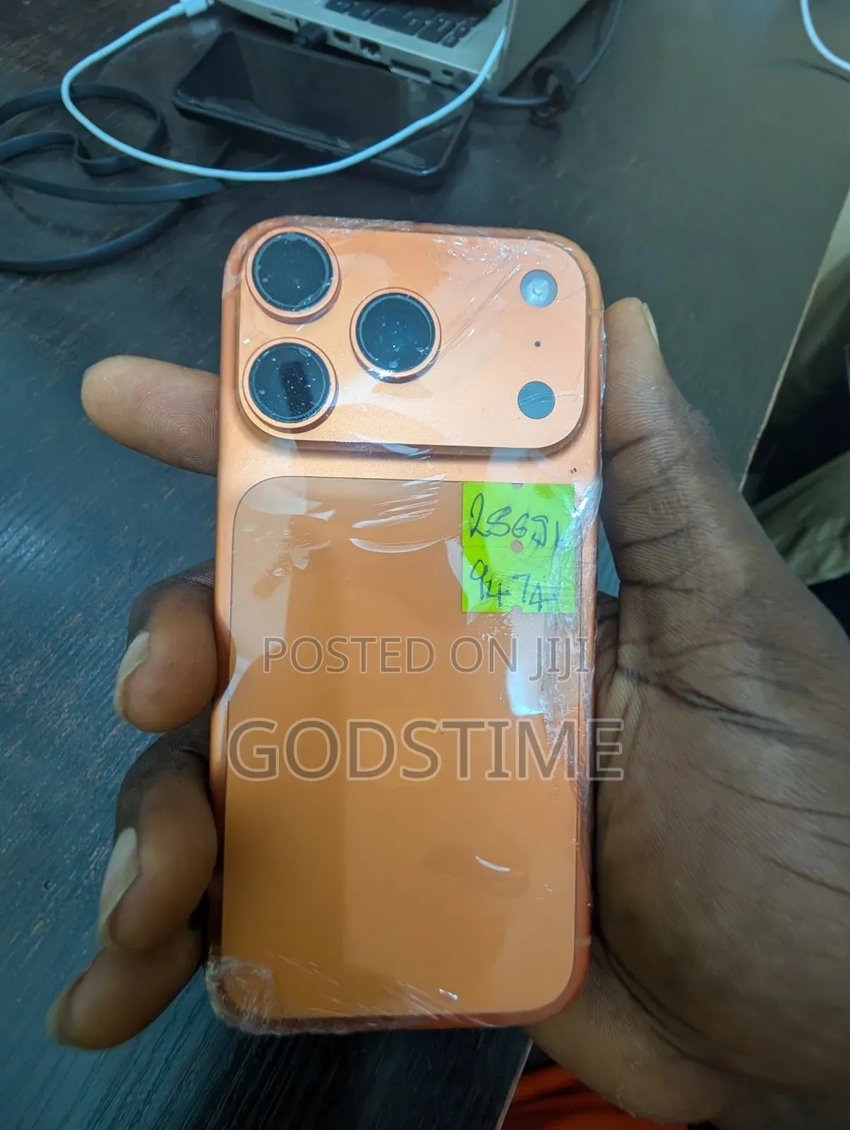 Apple iPhone 17 Pro 1 TB Gold