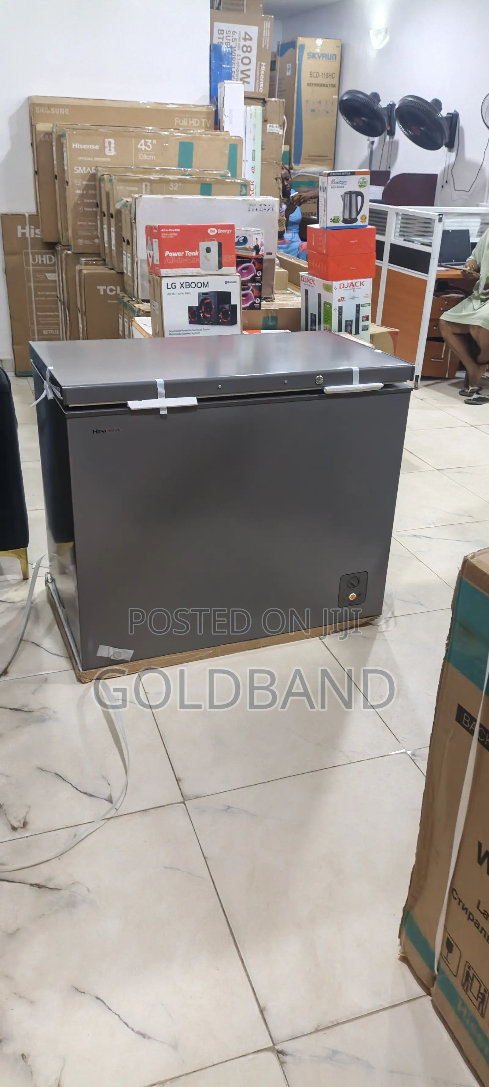 Hisense 340SH Chest Freezer Spacious Interior