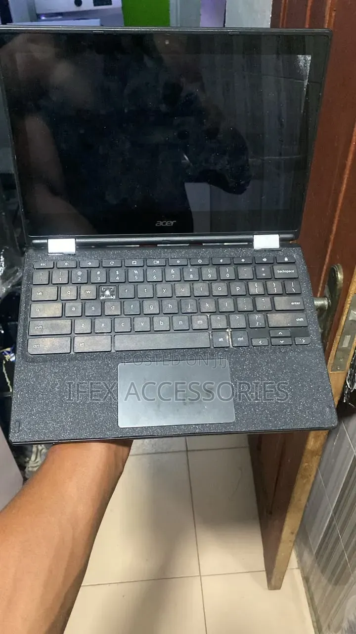 Laptop Acer 4GB HDD+SSD 32GB