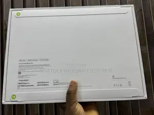 New Laptop Apple MacBook Pro 2025 M5 32GB Apple M5 SSD 1T