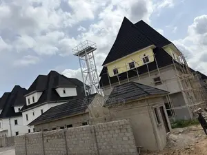 6bdrm Mansion in Faplins Estate, Lokogoma for sale