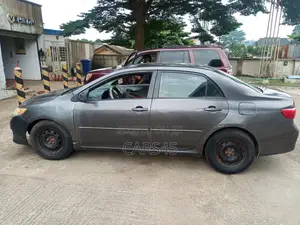 Toyota Corolla 2009 Gray