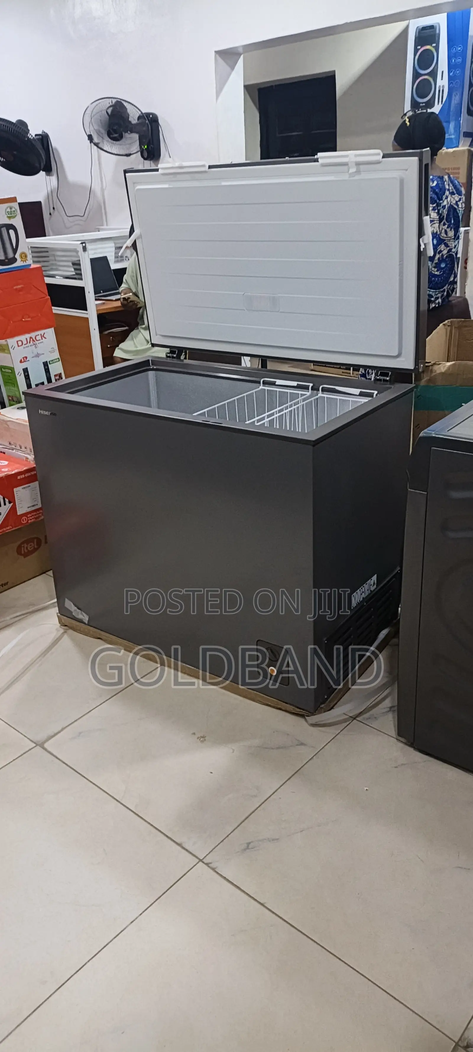 Hisense 250L Chest Freezer Long Cooling Retention