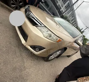 Toyota Camry 2013 Gold