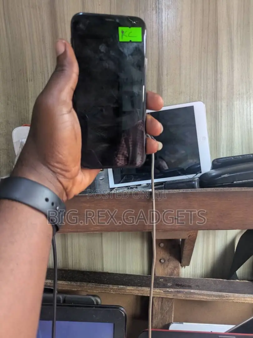 Apple iPhone 11 Pro 64 GB Gray