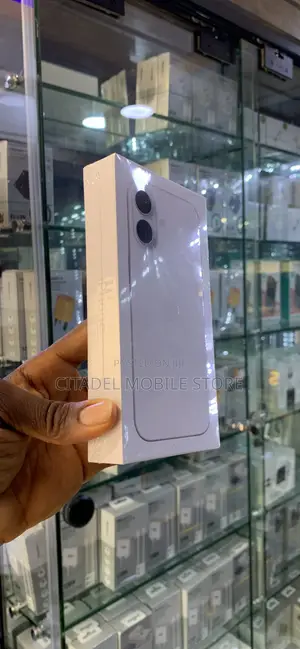 New Apple iPhone 17 256 GB White