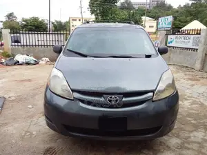 Toyota Sienna 2009 Gray