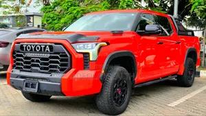 Toyota Tundra 2023 Orange