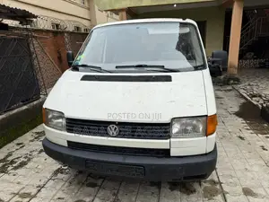 Volkswagen Transporter 2013 White
