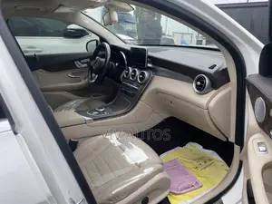 Mercedes-Benz GLC-Class 2017 White