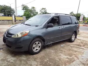 Toyota Sienna 2009 Gray