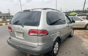 Toyota Sienna LE 2001 Gray
