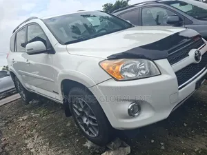 Toyota RAV4 2012 White