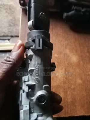Golf 5 Key , Tourage Key. Available.