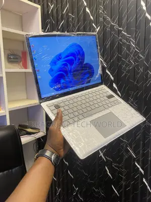 Laptop Microsoft Surface Laptop 8GB Intel Core i5 SSD 256GB