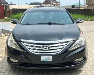 Hyundai Sonata Limited Sedan FWD (2.4L 4cyl 6A) 2011 Black