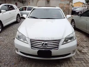 Lexus ES 2012 White