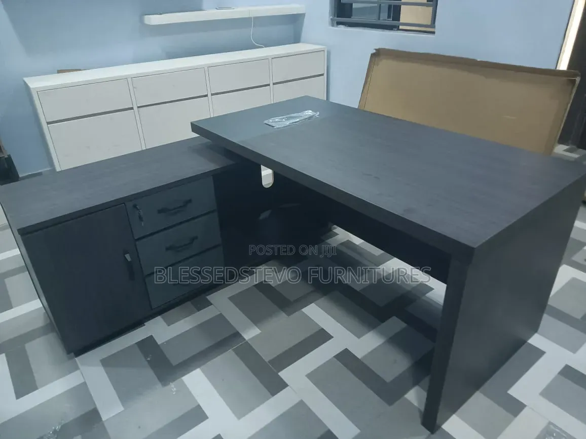 1.6 Meter Office Table With Extension and Mobile Drawer