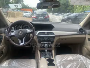 Mercedes-Benz C300 2013 Off white