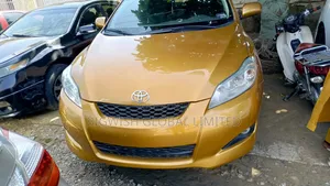Toyota Matrix 2010 Gold