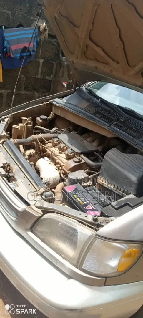 Toyota Sienna 2000 Silver