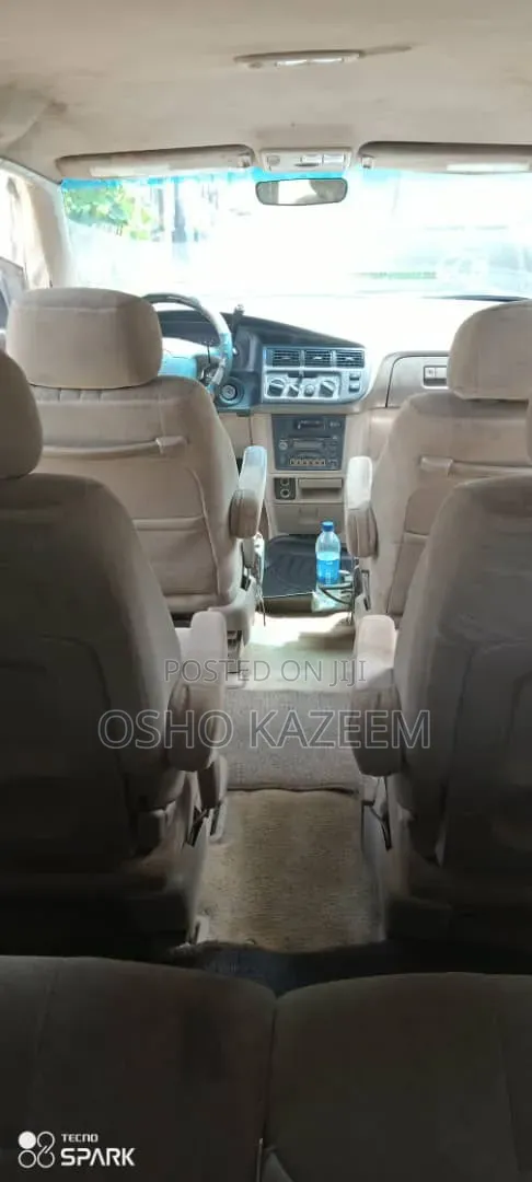 Toyota Sienna 2000 Silver